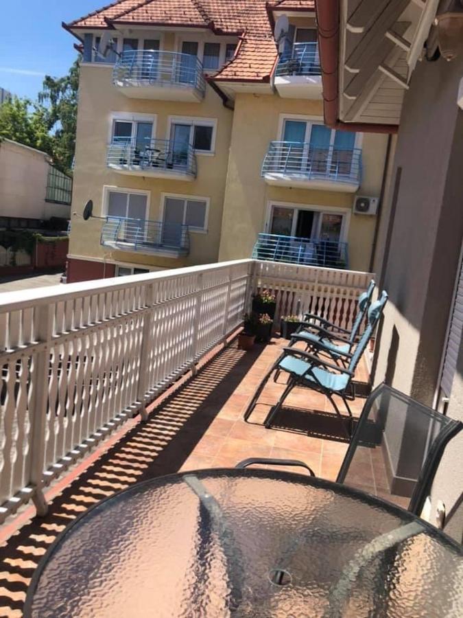 Huerkecz Apartmanhaz Heviz Bagian luar foto