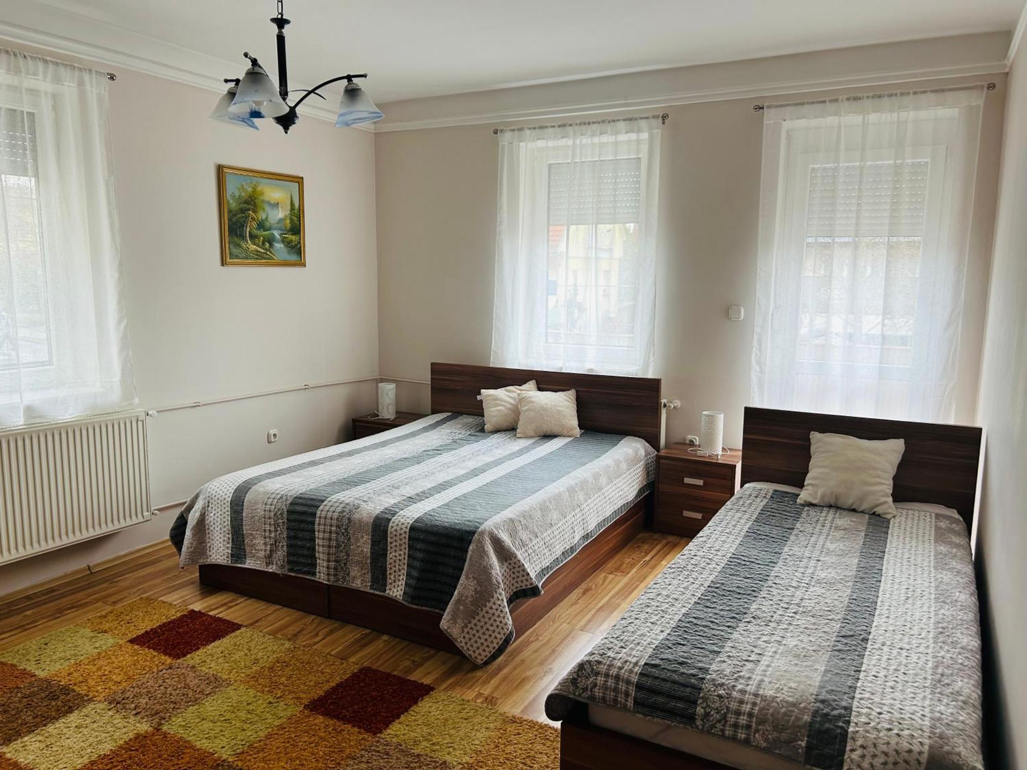 Huerkecz Apartmanhaz Heviz Bagian luar foto