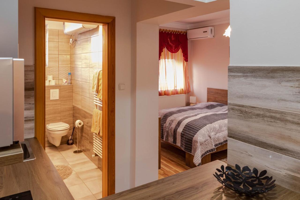 Huerkecz Apartmanhaz Heviz Bagian luar foto